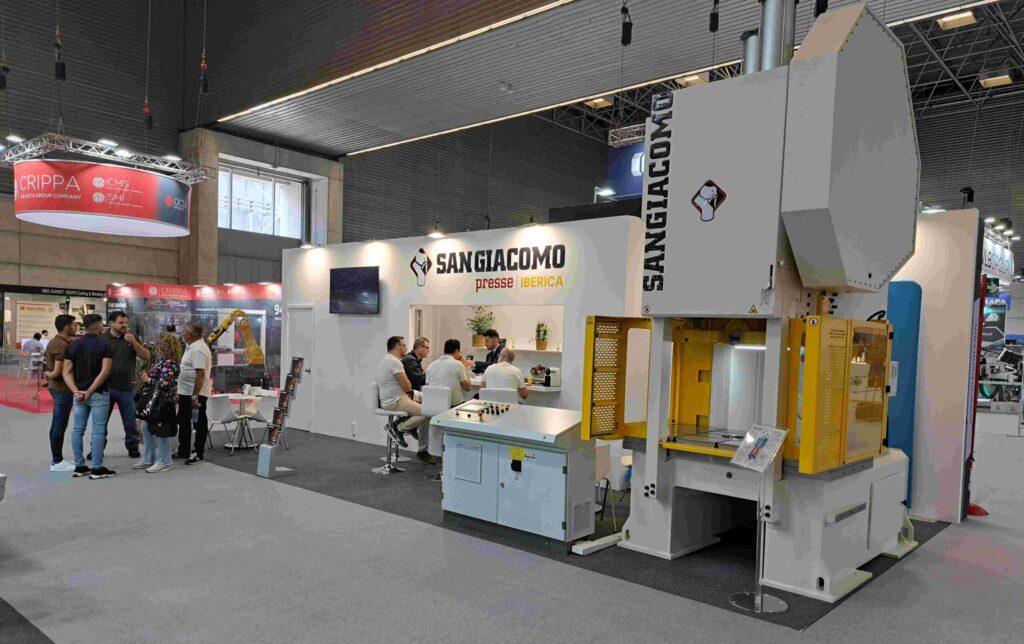 prensas industriales en las instalaciones de Mecmain